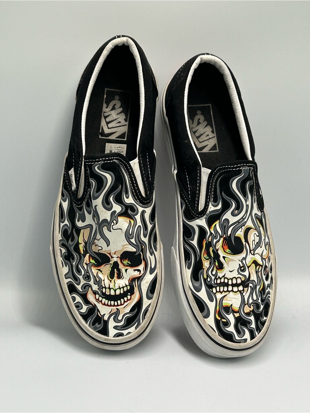 Vans Black & White Slip-On Skull Flame Graphic Sneakers Men’s 8 Women’s 9.5